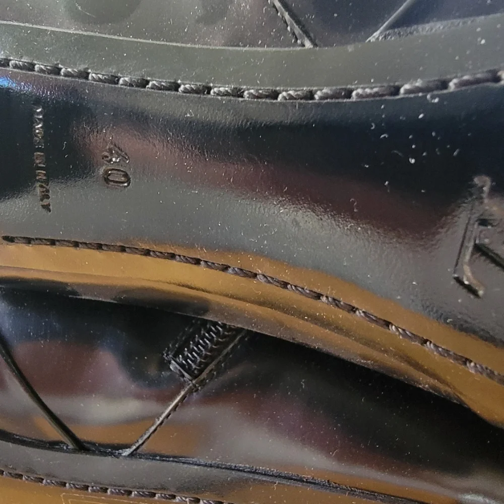 Louis Vuitton Black Patent Knee-High Heeled Boots with Buckle Straps - Picture 5 of 12